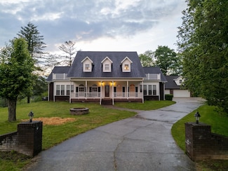140 Morton Dr, Hamlin, WV 25523