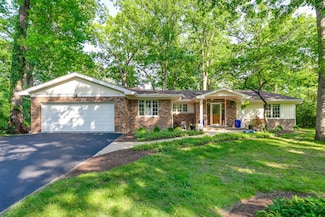 13 Elsinoor Dr, Lincolnshire, IL 60069