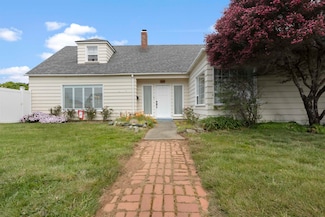 385 E Lauff Ave, Crescent City, CA 95531