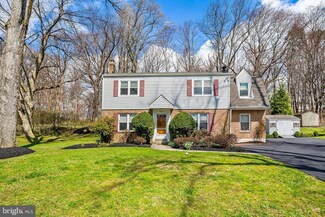 14 Pear Tree Ln, Lafayette Hill, PA 19444