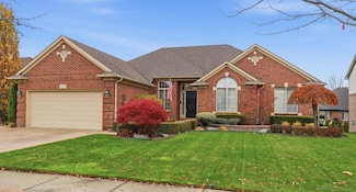 21349 Course Dr, Macomb, MI 48042