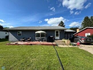 305 7th St, Finley, ND 58230