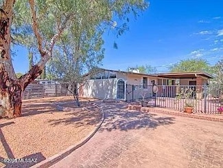 3533 E 27th St, Tucson, AZ 85713