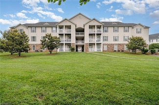 3009 Winston Dr Unit 90, Burlington, NC 27215