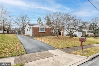 604 Apache Ln, Plymouth Meeting, PA 19462