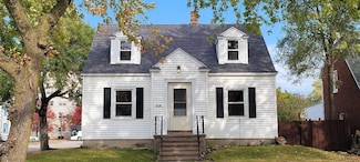 1028 9th Ave, Menominee, MI 49858