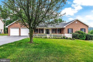 10998 Longwood Dr, Waynesboro, PA 17268