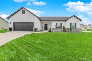 132 Bluewater Ln, Moscow Mills, MO 63362