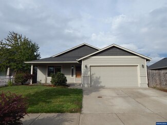 3428 Bald Eagle Dr, Lebanon, OR 97355