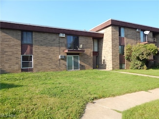 16100 Maple Park Dr Unit B4, Maple Heights, OH 44137