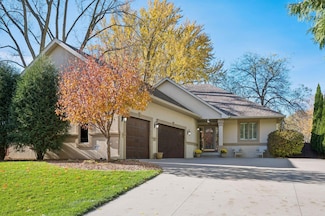 445 Niagara Ln N, Plymouth, MN 55447