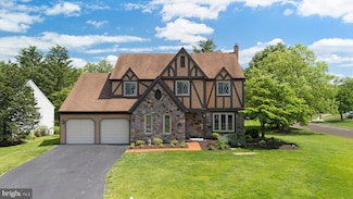 4 Sunflower Ct, Newtown, PA 18940