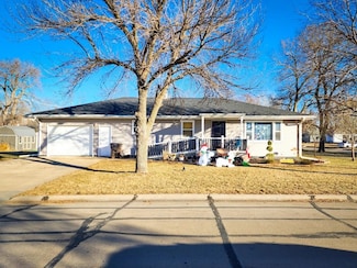 109 S 3rd St, Elgin, NE 68636