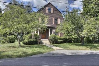 5 Fletcher Rd, Woburn, MA 01801