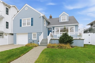 371 E Penn St, Long Beach, NY 11561
