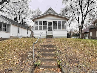 2008 9th St, Rock Island, IL 61201