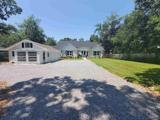5128 Cedar St, Gulf Breeze, FL 32563