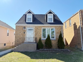 3330 N Oconto Ave, Chicago, IL 60634
