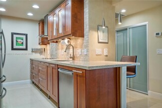 300 Bayview Dr Unit 102, Sunny Isles Beach, FL 33160