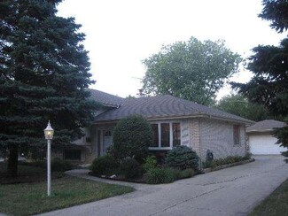 455 S Walnut St, Itasca, IL 60143