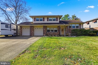 25 Windflower Dr, Newark, DE 19711