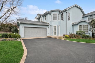 652 Balfour Place Unit 652, Melville, NY 11747