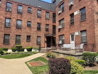 21528 47th Ave Unit 3B, Bayside, NY 11361