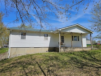 205 W Maple St, Westfield, IL 62474