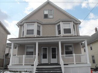 112 E Warren St, Dunmore, PA 18512