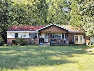 677 Mundy Point Rd, Callao, VA 22435