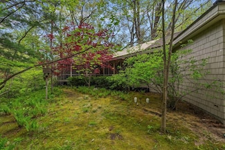 8635 Poplar Ln, Bridgman, MI 49106