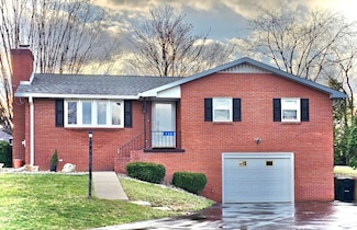 139 Alexandria Dr, Latrobe, PA 15650