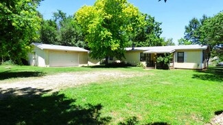 16 W Deer Creek Trail, Anthony, KS 67003