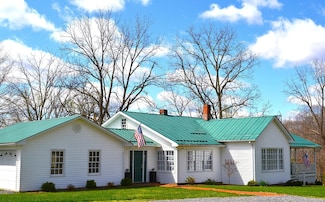 5557 Flat Mountain Rd, Alderson, WV 24910