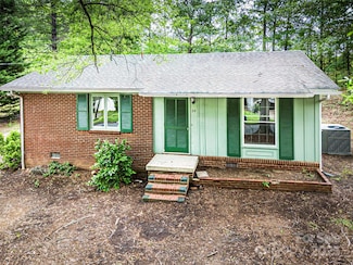24 19th St NW, Hickory, NC 28601