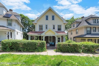 135 Highview Ave, Staten Island, NY 10301