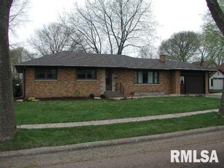 605 8th Ave, de Witt, IA 52742