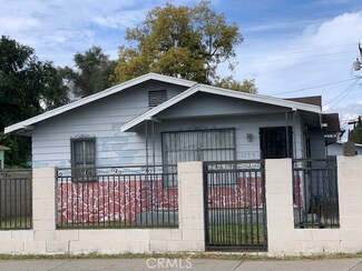 1133 W Cubbon St, Santa Ana, CA 92703