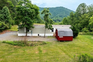 1281 Lawrence Smith Rd, Hayesville, NC 28904