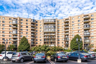 8370 Greensboro Dr Unit 423, McLean, VA 22102