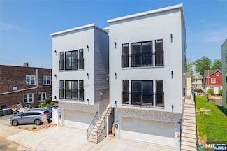 67 Wainwright St, Newark, NJ 07112