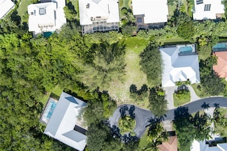 2120 W Beachside Ln, Vero Beach, FL 32963