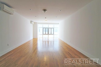 90-02 Queens Blvd Unit 627, Elmhurst, NY 11373
