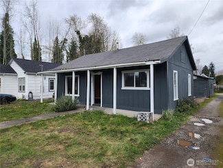 211 E Cherry St, Centralia, WA 98531