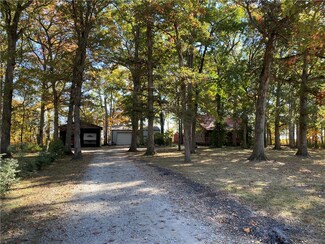 818 N 3275 Rd E, Stewardson, IL 62463
