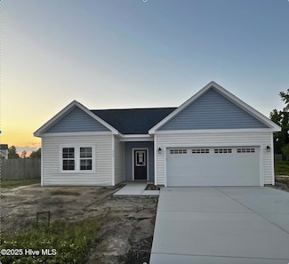 249 Deer Haven Dr, Richlands, NC 28574