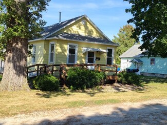 306 E 3rd St, Oglesby, IL 61348