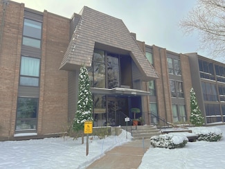 6105 Lincoln Dr Unit 231, Edina, MN 55436