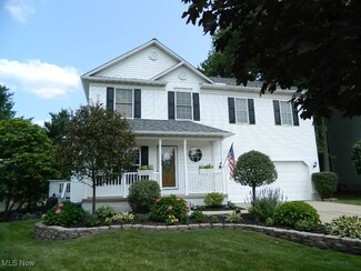 112 Woodbridge Crossing, Chardon, OH 44024