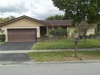 2541 NW 98th Ln, Coral Springs, FL 33065